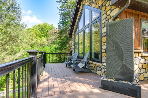 Pet-Friendly Delta Cabin w/ Private Hot Tub! in Belair (MD)