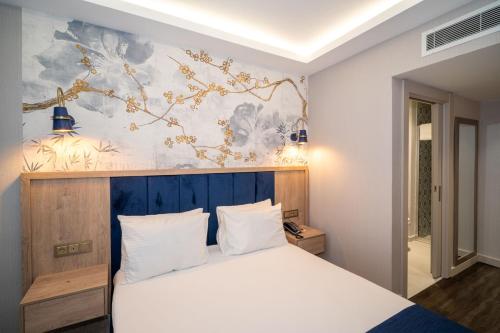 Querencia Hotel Room Type - Deluxe Double Room