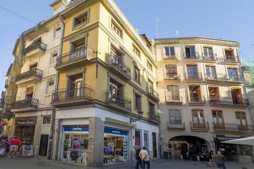 SingularStays Plaza Redonda II