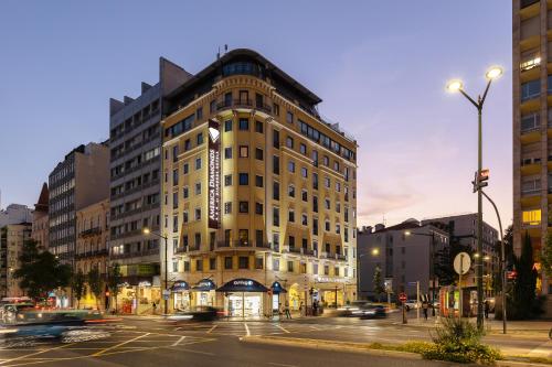 America Diamonds Hotel, Almada