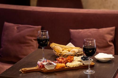 America Diamonds Hotel & Sushi Bar - image 3