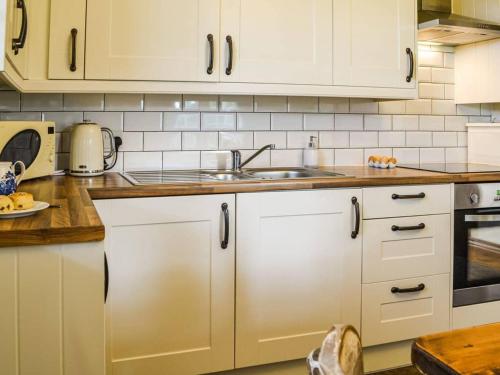 Eastfield Cottage Free Parking And Ev Charger in 利文