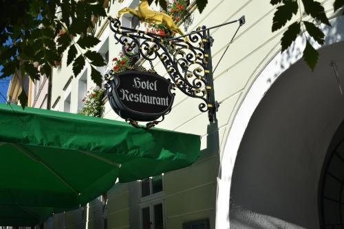 Akzent Hotel Goldner Hirsch - image 2