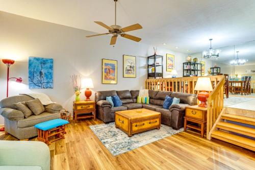 Sunny Titusville Retreat Near Space Coast! in Titusville, USA