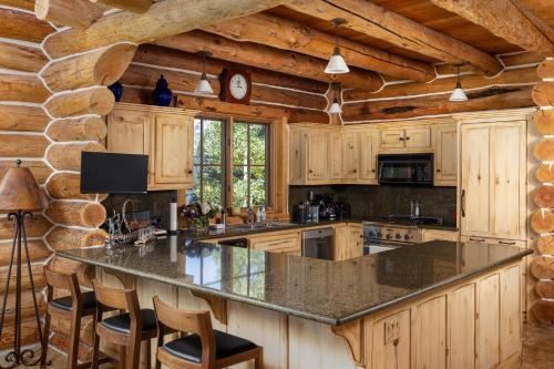 Bear Lodge - Modern log home at easy ski-in-out location, Telluride (Foto 7)