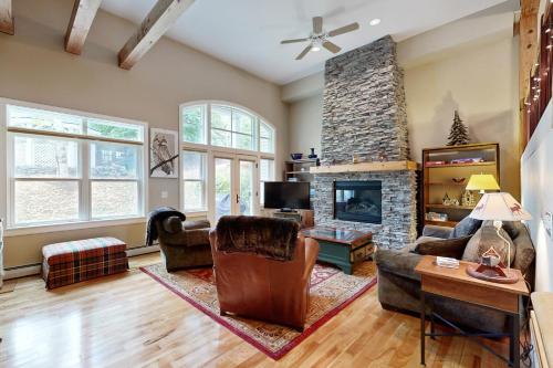 Ski Happy in Stratton