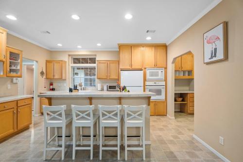 Loop De Lupe - River Access & Sleeps 10 in Kerrville, USA