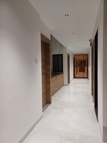 JMB Hotel Height photo 4
