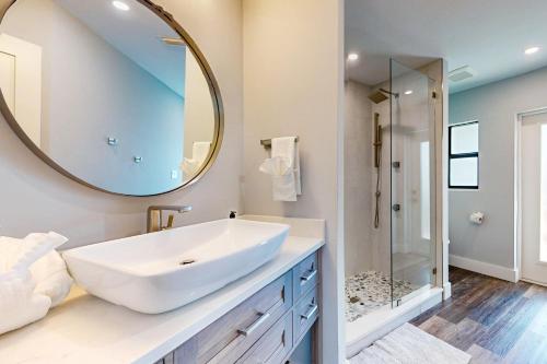 Tropical Treasure Retreat