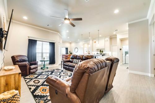 Texas Home with Hot Tub 3 Mi to Downtown Canyon!