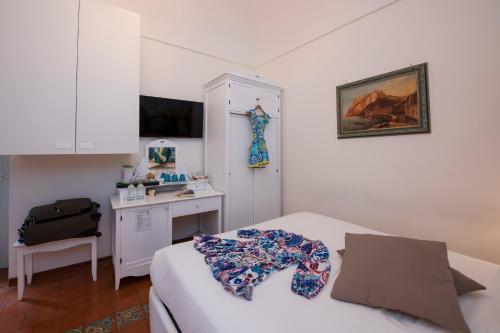 Standard Triple Room image 6
