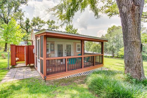 Lake Holbrook Waterfront Vacation Rental w/ Dock! in Mineola (TX)