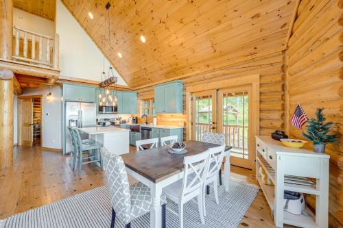 Stunning Banner Elk Cabin Rental with Hot Tub! in Banner Elk, USA
