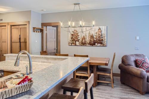 Stonegate Resort Unit B207 in Big White, Canada