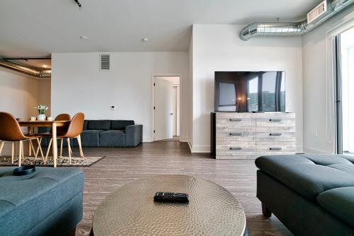 Modern 2Bedroom In MDR Free Parking in Los Angeles, USA