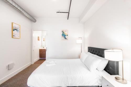 Modern 2Bedroom In MDR Free Parking in Los Angeles, USA
