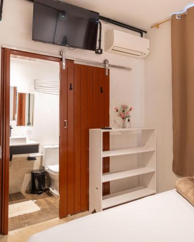 Double Room image 5