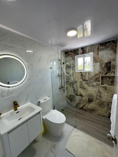Shower, Sunrise ApartaHotel in Nagua