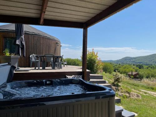 L'Insolite de charme avec Spa et Panorama ! Proximité Sarlat gîte à louer Bézenac