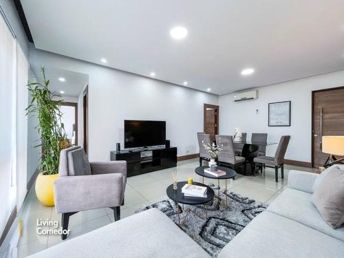 Céntrico departamento en Equipetrol