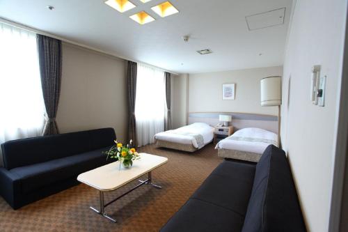 Deluxe Twin Room with 2 Sofa Beds - Non-Smoking
