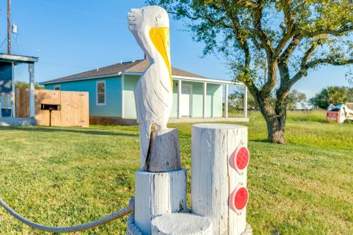 Relax at Heron Bay Cottage in Rockport, Texas! in Holiday Beach (TX)