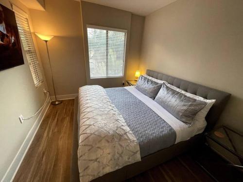 Cozy 2 Bedroom 2 Bathroom Condo with Pool, Gym, Spa, Los Angeles (fotografie 10)