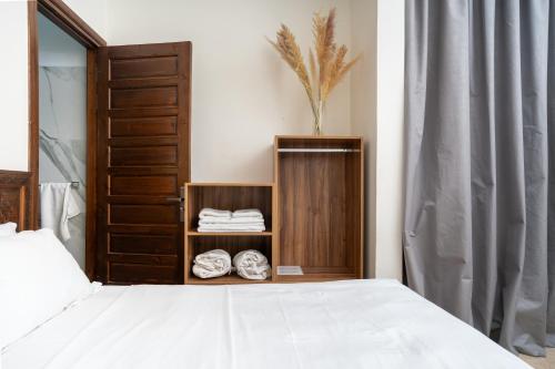 Deluxe Queen Room image 2