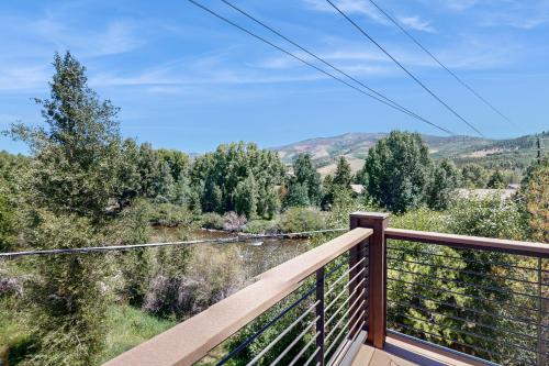 Blue River Condo Unit 3301 in Silverthorne, USA