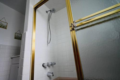 Bright & cozy 2nd Floor Apartment Close to NYC in Bloomfield, USA