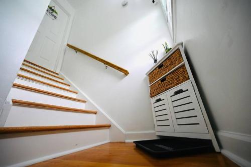 Bright & cozy 2nd Floor Apartment Close to NYC in Belleville (NJ)