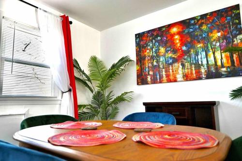 Bright & cozy 2nd Floor Apartment Close to NYC in Belleville (NJ)