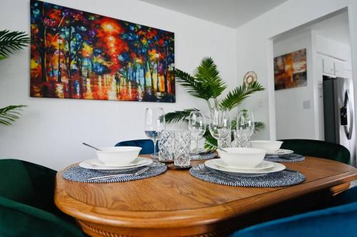 Bright & cozy 2nd Floor Apartment Close to NYC in Belleville (NJ)