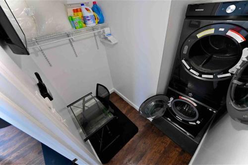 Bright & cozy 2nd Floor Apartment Close to NYC in Belleville (NJ)