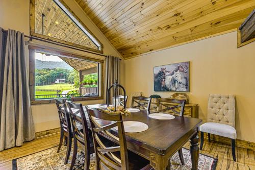 28 Acres Home with Barn and Fire Pit Near Franklin! in 迪拉德