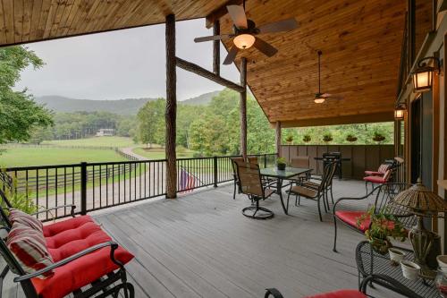 28 Acres Home with Barn and Fire Pit Near Franklin! in 迪拉德
