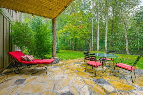 28 Acres Home with Barn and Fire Pit Near Franklin! in 迪拉德