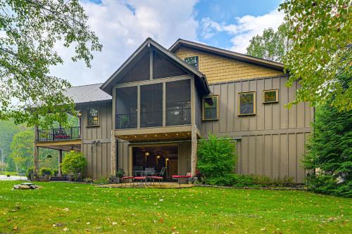 28 Acres Home with Barn and Fire Pit Near Franklin! in 迪拉德