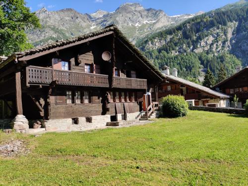 A szálláshely kívülről, Macugnaga - Accogliente e tipica casa Walser in Macugnaga
