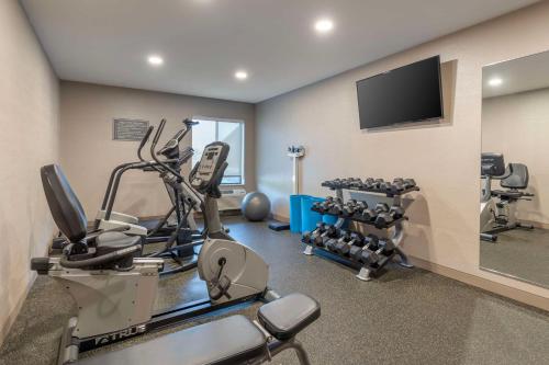 Best Western St. Clairsville Inn & Suites - image 13