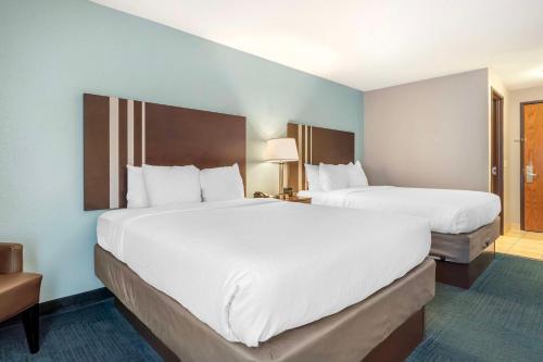 Queen Room with Two Queen Beds - Disability Access