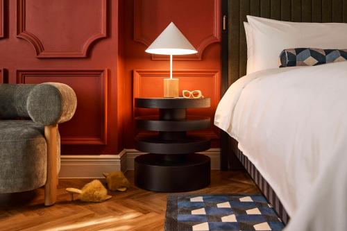 room detail thumbnail 1