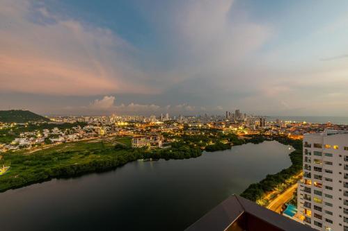 Awesome View Historic Center, Castle and Sea 2BR