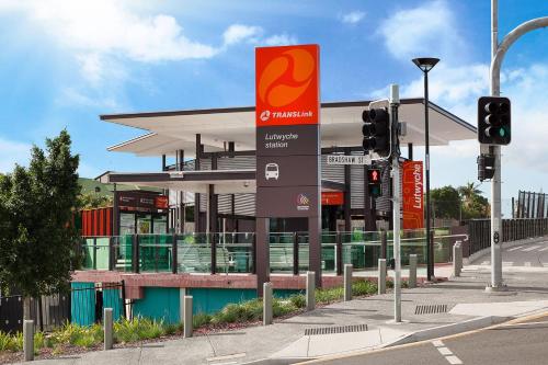 Huge Family Townhouse 3 bathrooms 5km to City