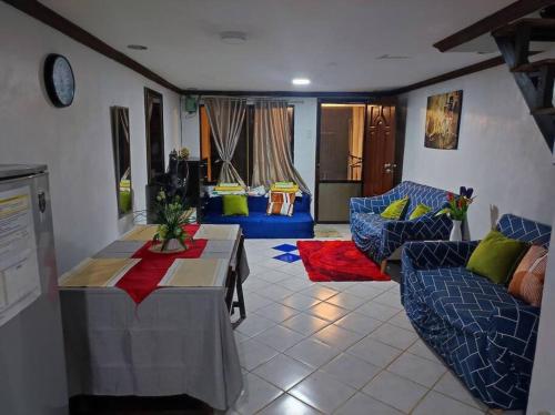 CheapEntireHouse Mel Place in Mandaue with Netflix for 5pax or more in Consolacion