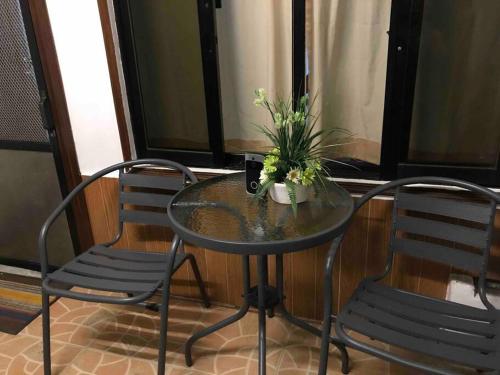 CheapEntireHouse Mel Place in Mandaue with Netflix for 5pax or more in Consolacion