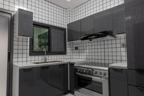 廚房, A J Residences in 布魯夫特