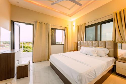 A J Residences in 布魯夫特