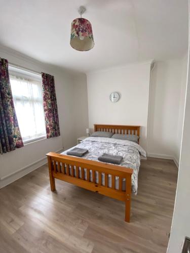 3 Bed Retreat Cardiff Free Parking Long Stays and Short Stays Contractors and Family Friendly