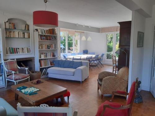 La Rose des Sables, Maison familiale 7 chambres, grand jardin, proche plage, Houlgate
